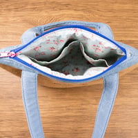 Image 4 of Bolso saquito NUT en arpillera y denim en azul claro
