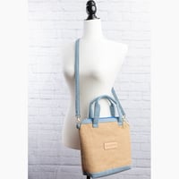 Image 5 of Bolso saquito NUT en arpillera y denim en azul claro