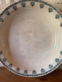 Image 2 of Plat Saint Amand en terre de fer - Vaisselle vintage 