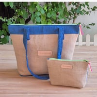 Image 1 of Conjunto SIS bolso y neceser en arpillera y denim azul medio