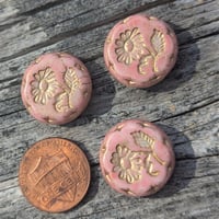 Image 2 of Blush Marguerite Flower 18mm - 3 beads