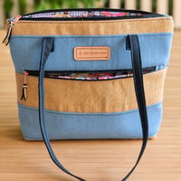 Image 2 of Bolso MIA en denim azul claro y arpillera natural
