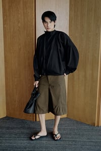 Image 3 of THE IDIOT Pleated Bomber Black