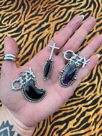 Image 1 of OZZY Sterlingsilber Logo-Ketten mit Amethyst oder Onyx