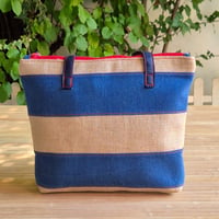 Image 4 of Bolso MIA en denim azul medio y arpillera natural