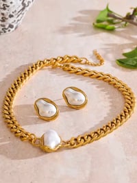 Image 2 of Golden Pearl Necklace Vintage Set-    Xp