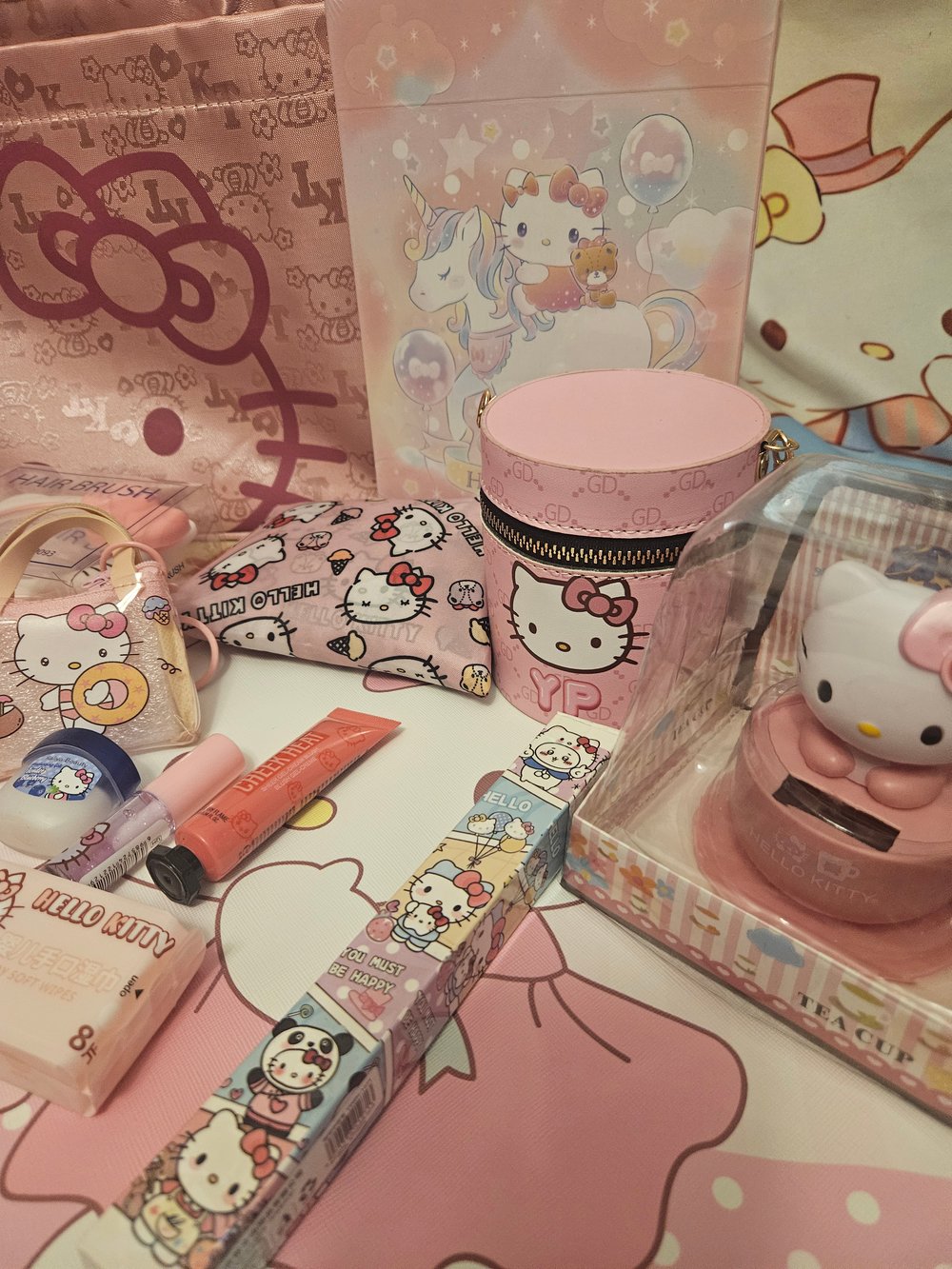 Image of The Pretty Pink Hello Kitty Travel Bag Bundle 
