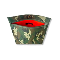 Image 3 of TRAVEL POUCH LARGE - CAMO