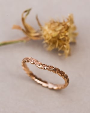 Image of 18ct rose gold 2mm laurel leaf carved wishbone ring