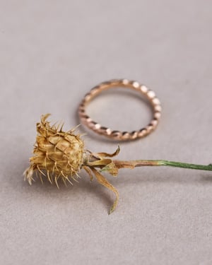 Image of 18ct rose gold 2mm laurel leaf carved wishbone ring