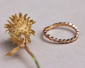 Image of 18ct rose gold 2mm laurel leaf carved wishbone ring