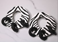 Image 1 of Muse (Blk & White Zebra Print)