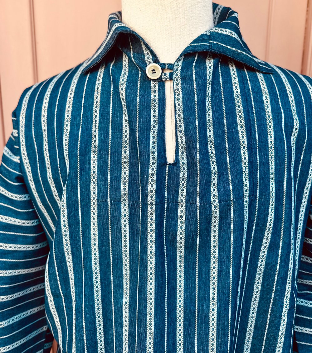 THE ARTIST SMOCK (Embroidered Chambray)