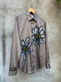 Image 2 of Contemporary daisy - L