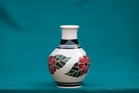 Image 2 of Vase 1 - trad flowers
