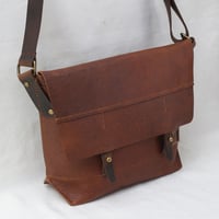Image 2 of Classic Messenger Small vintage brown