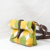 Image 4 of Jamie Soft Fanny in green and yellow discs