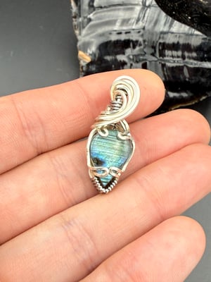 Tiny Labradorite Pendant