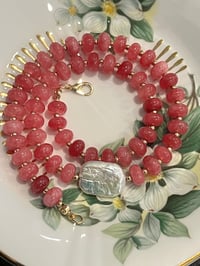 Image 1 of Raspberry stone necklace with baroque pearl 