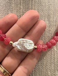 Image 3 of Raspberry stone necklace with baroque pearl 