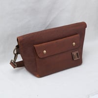 Image 2 of Commuter in vintage brown