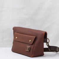 Image 5 of Commuter in vintage brown