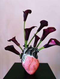 Image 2 of GINA‘S BLOOM Vase Anatomical Heart Version 1