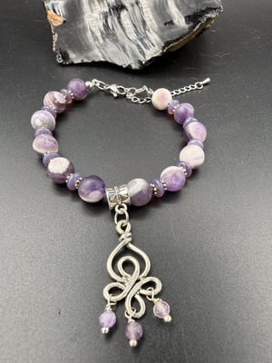 8mm Matte Amethyst Clasp Bracelet