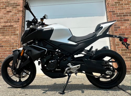 Image of 2024 CF Moto 450NK! Only 1,560 miles!