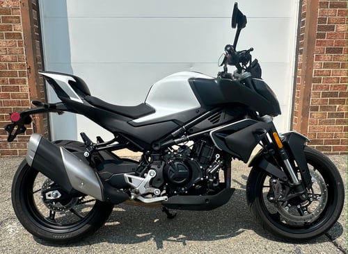 Image of 2024 CF Moto 450NK! Only 1,560 miles!