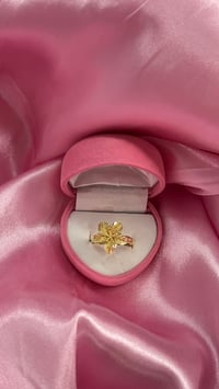 Small Hibiscus Ring 