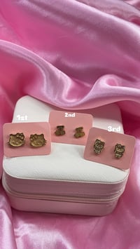 Hk Earrings 