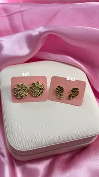 Nugget Studs