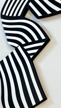 Image 3 of Classic Twist Ribbon Print
