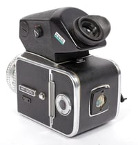 Image 4 of Hasselblad 500C camera w/ Planar 80mm F2.8 lens + A12 Back + TTL prism #2920