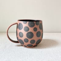 Image 3 of dot mug, black