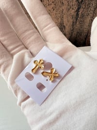 Cross gold laminated earrings 