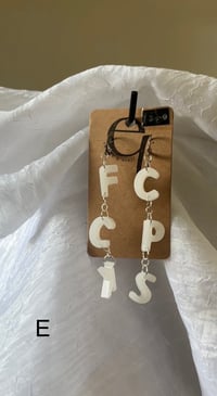 Image 6 of (glow in the dark) statement buchstabenohrringe