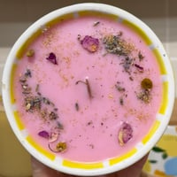 Image 3 of lemon poundcake or pink grapefruit scented candle