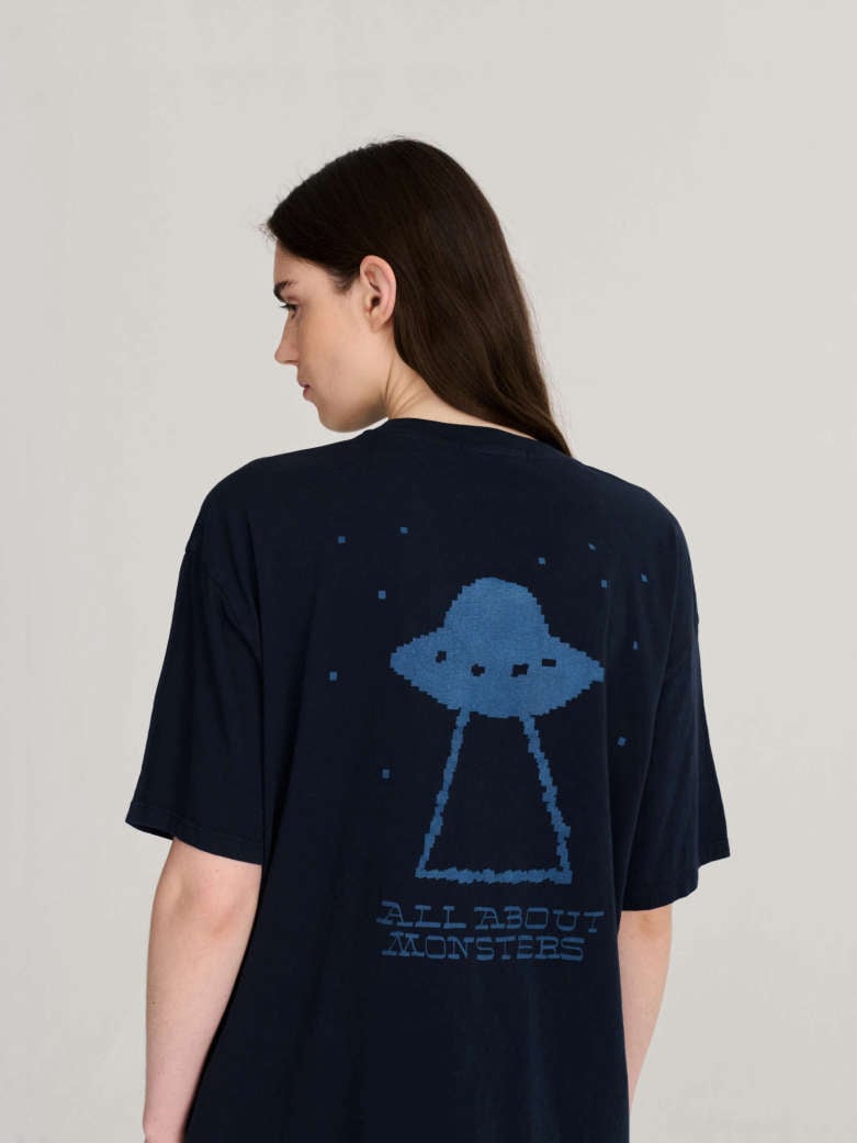 Image of 1-Camiseta marino Pixel Abduction oversize T-shirt