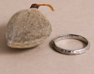 Image of Platinum 3mm ‘Olive leaf’ engraved ring