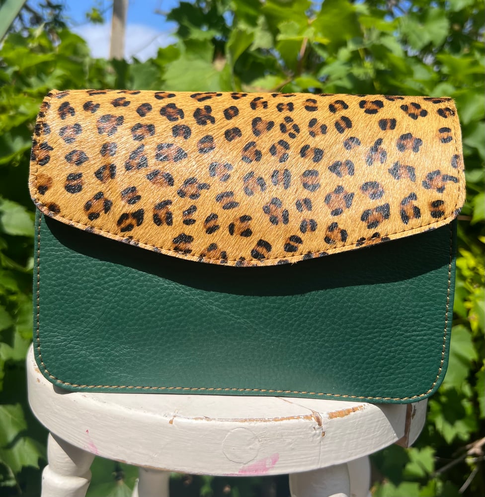 Image of Small Clutch/animal #25A