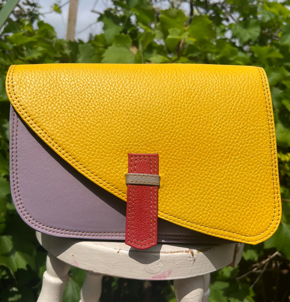 Image of Colourful curved front #CF3