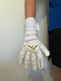 Image 5 of Ascent Summit Pro – White/Gold