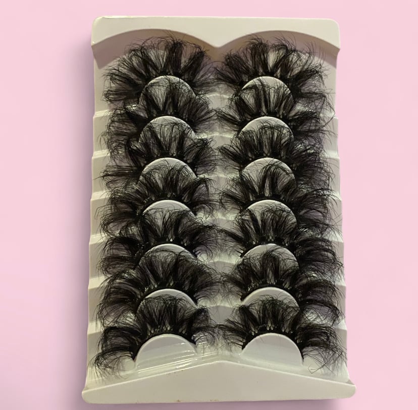 Image of Dramatic Mink Lashes