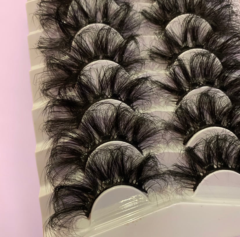 Image of Dramatic Mink Lashes