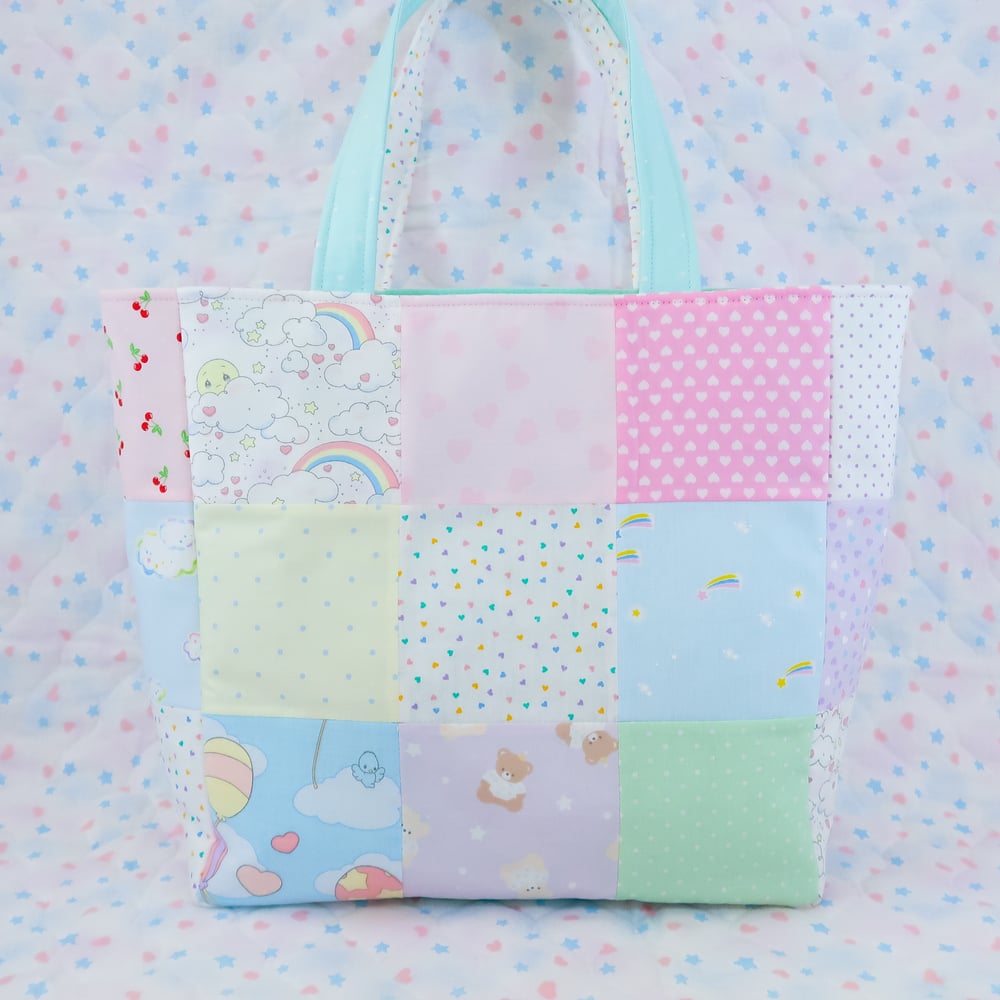 Large Quilted Tote Bag: 01