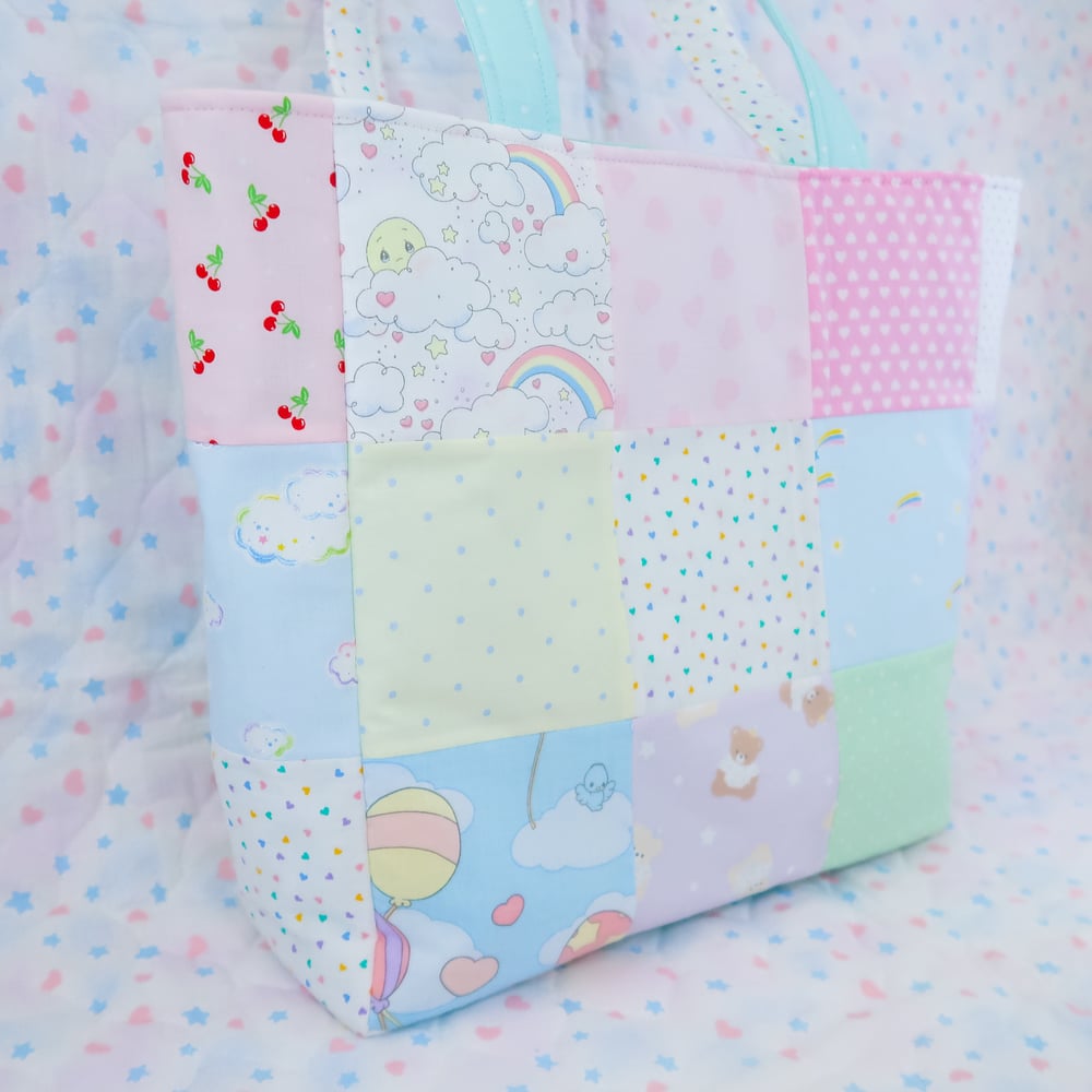 Large Quilted Tote Bag: 01