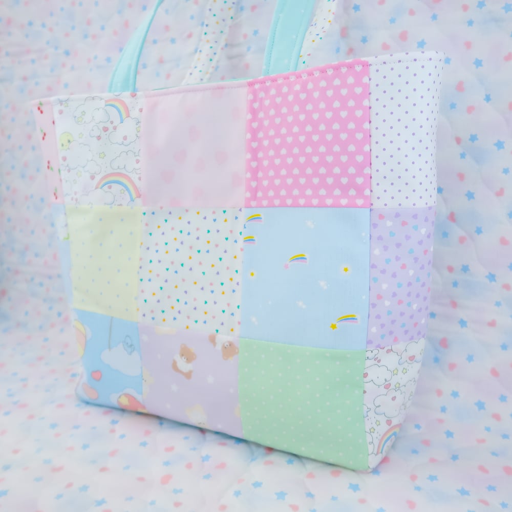 Large Quilted Tote Bag: 01