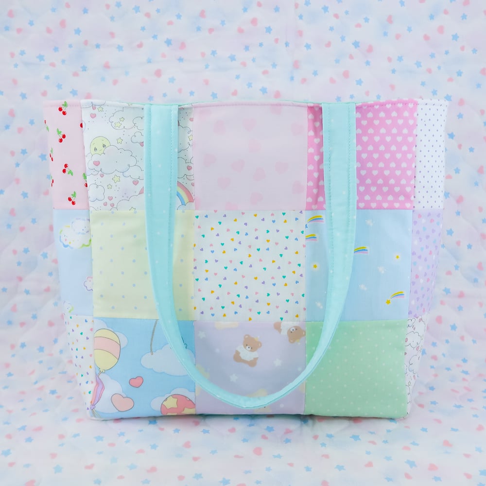 Large Quilted Tote Bag: 01